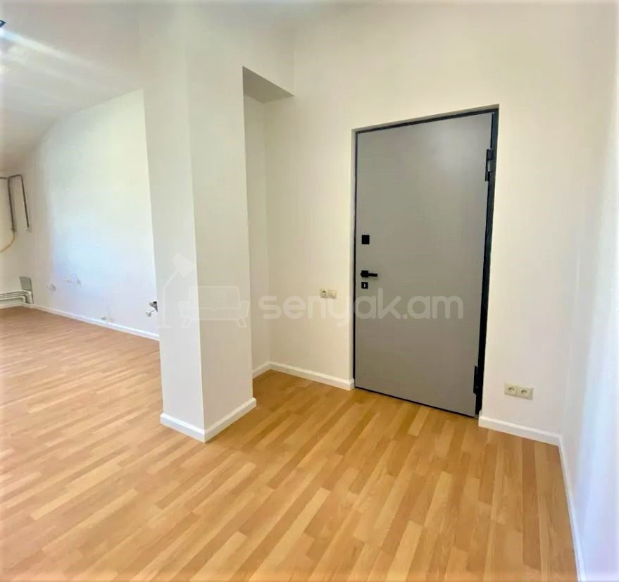 4 Սենյականոց Բնակարան Քարե Շենքում, 92քմ, 4/4 հարկ, Դիզայներական Վերանորոգված