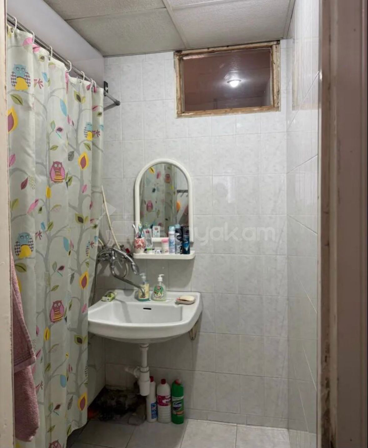 3 Սենյականոց Բնակարան Քարե Շենքում, 80քմ, 4/5 հարկ, Նորմալ Վիճակում