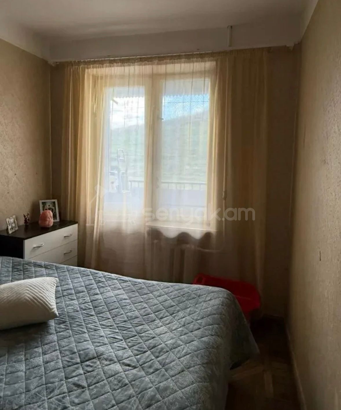 3 Սենյականոց Բնակարան Քարե Շենքում, 80քմ, 4/5 հարկ, Նորմալ Վիճակում