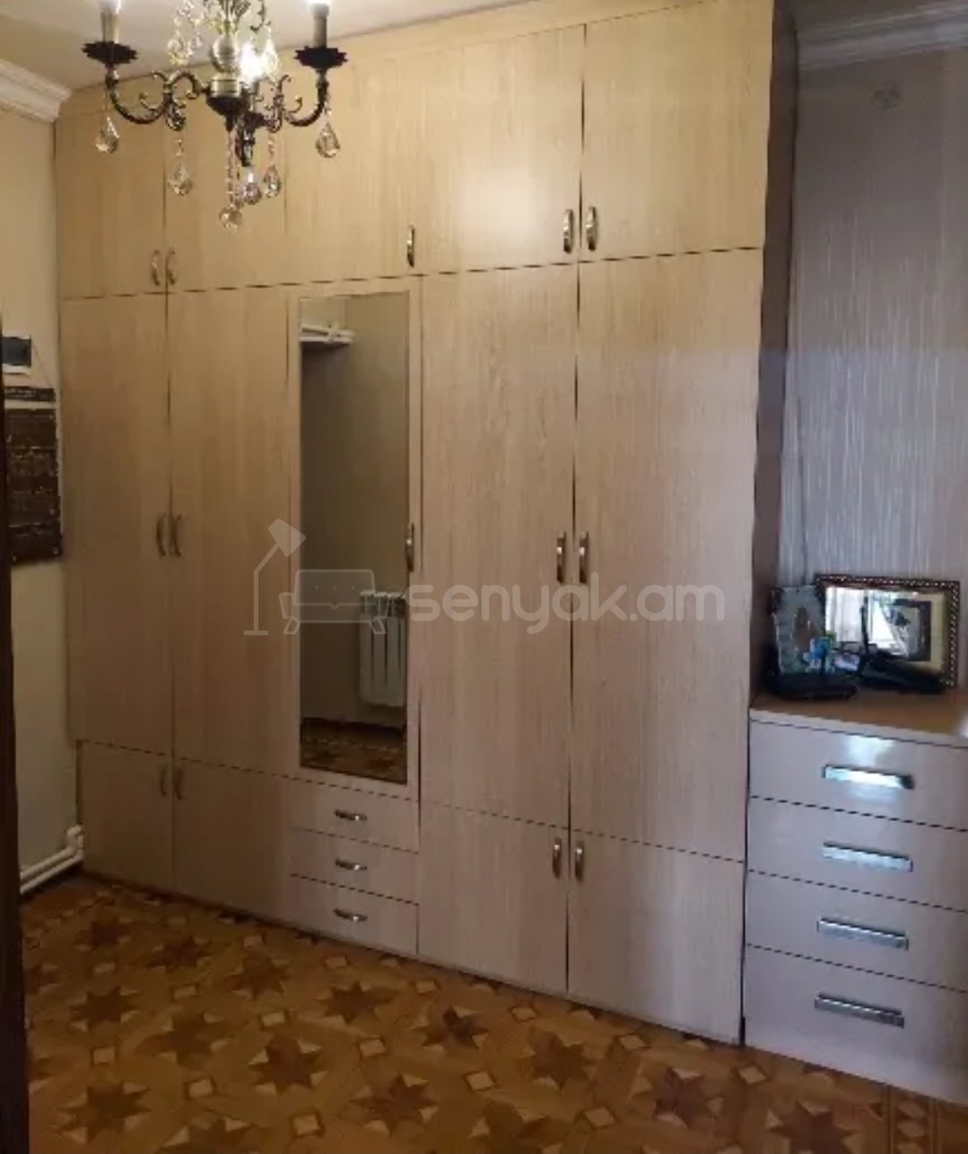 3 Սենյականոց Բնակարան Քարե Շենքում, 84քմ, 5/5 հարկ, Նորմալ Վիճակում