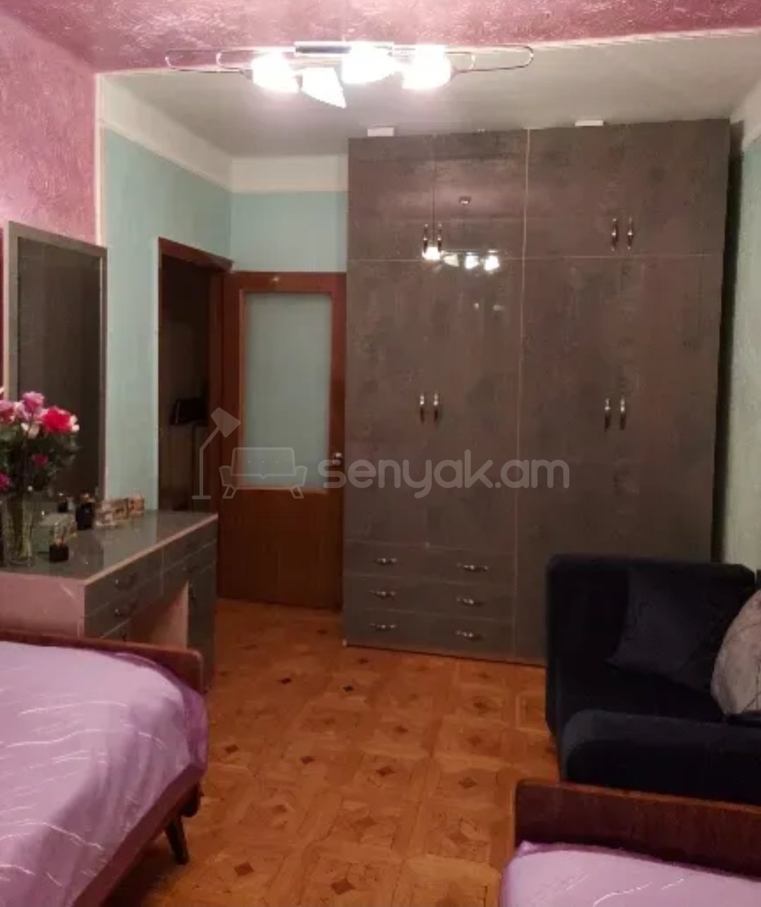 3 Սենյականոց Բնակարան Քարե Շենքում, 84քմ, 5/5 հարկ, Նորմալ Վիճակում