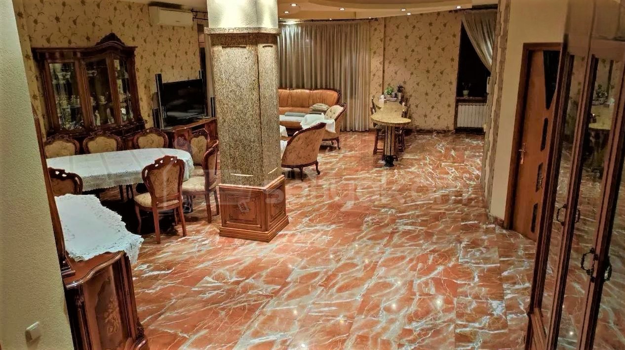 4 Սենյականոց Բնակարան Նորակառույց Քարե Շենքում, 210քմ, 6/7 հարկ, Կապիտալ Վերանորոգված