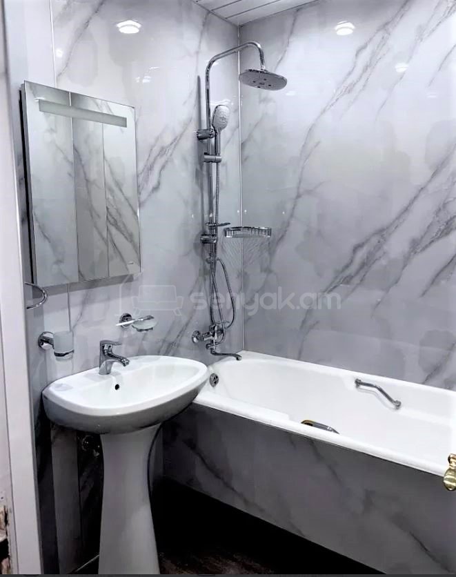 3 Սենյականոց Բնակարան Քարե Շենքում, 76քմ, 3/8 հարկ, Կապիտալ Վերանորոգված, Կահավորված