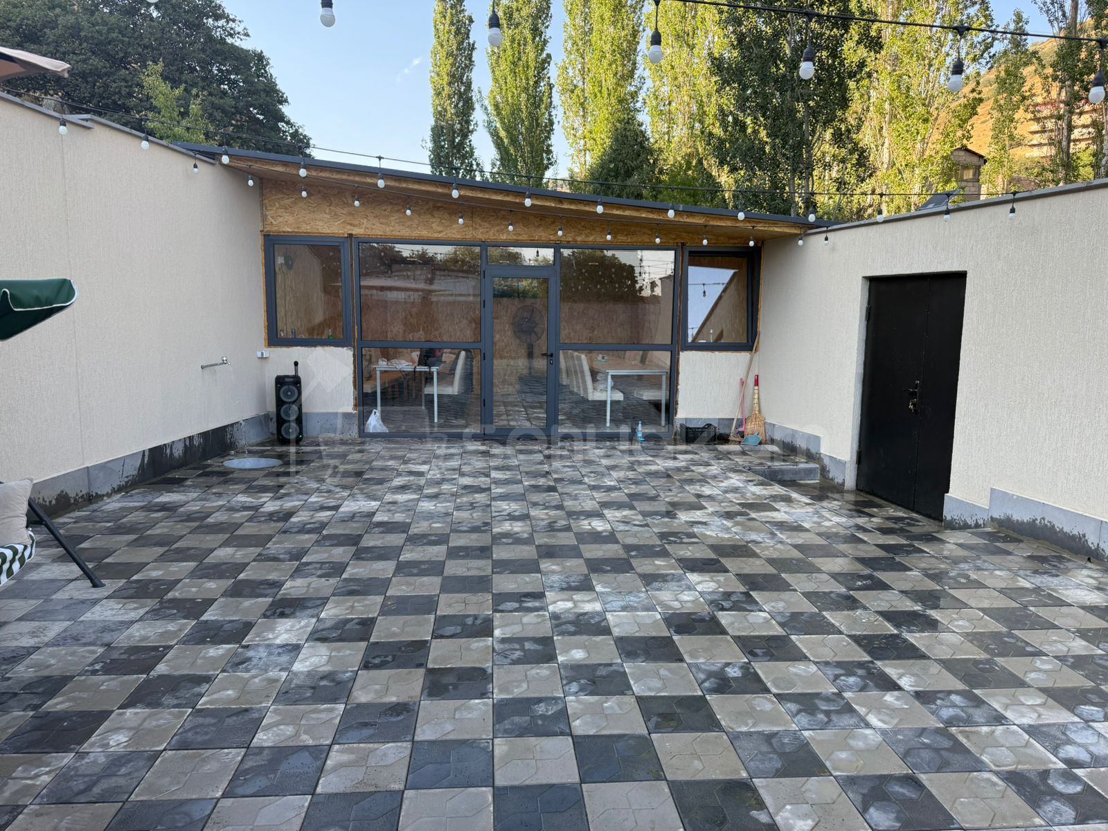 2 Սենյականոց Ամառանոց, 200քմ, Լողավազանով