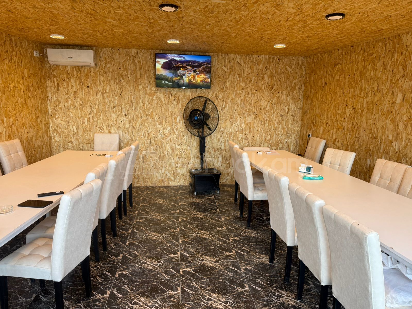 2 Սենյականոց Ամառանոց, 200քմ, Լողավազանով