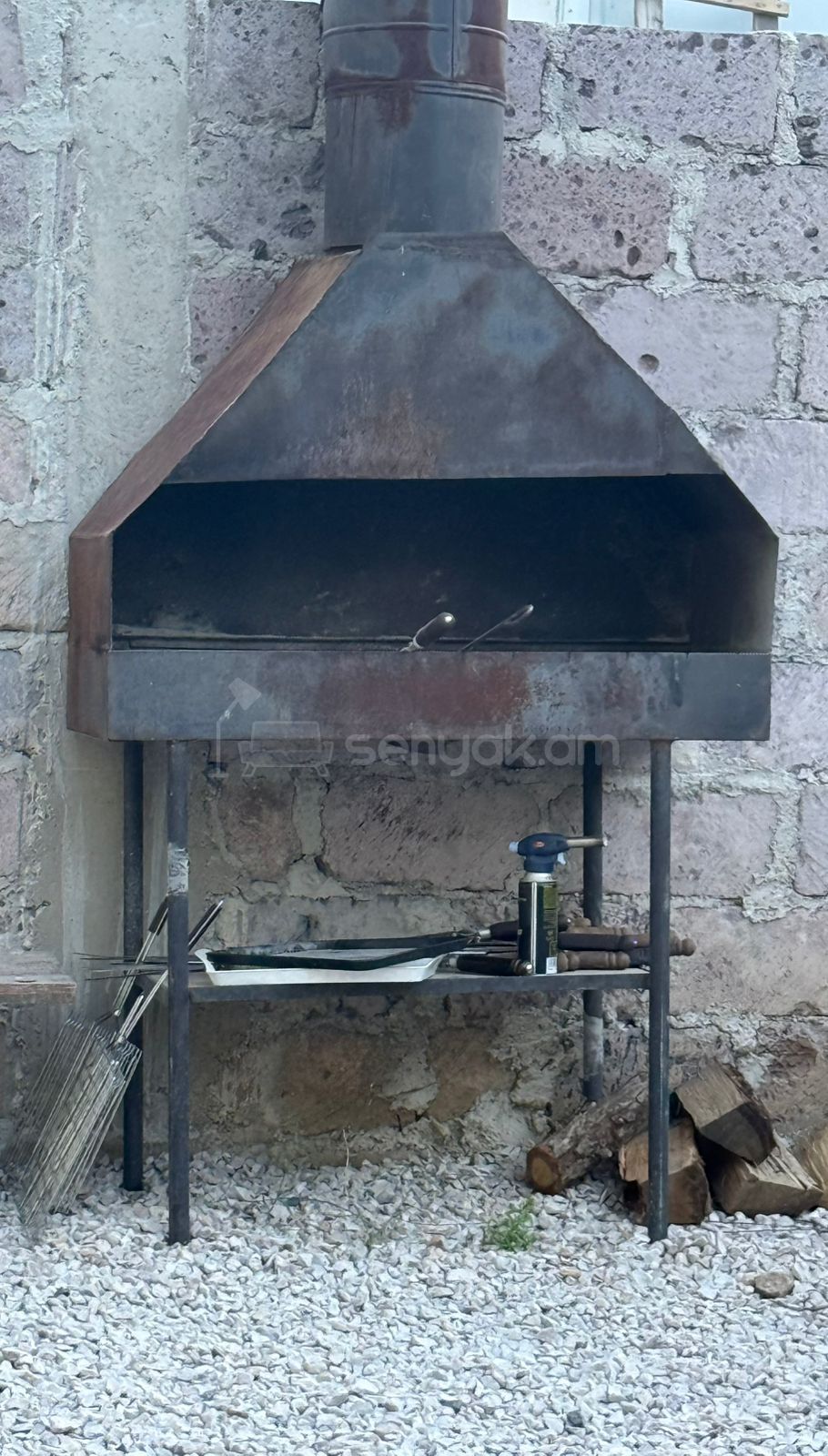 2 Սենյականոց Ամառանոց, 200քմ, Լողավազանով