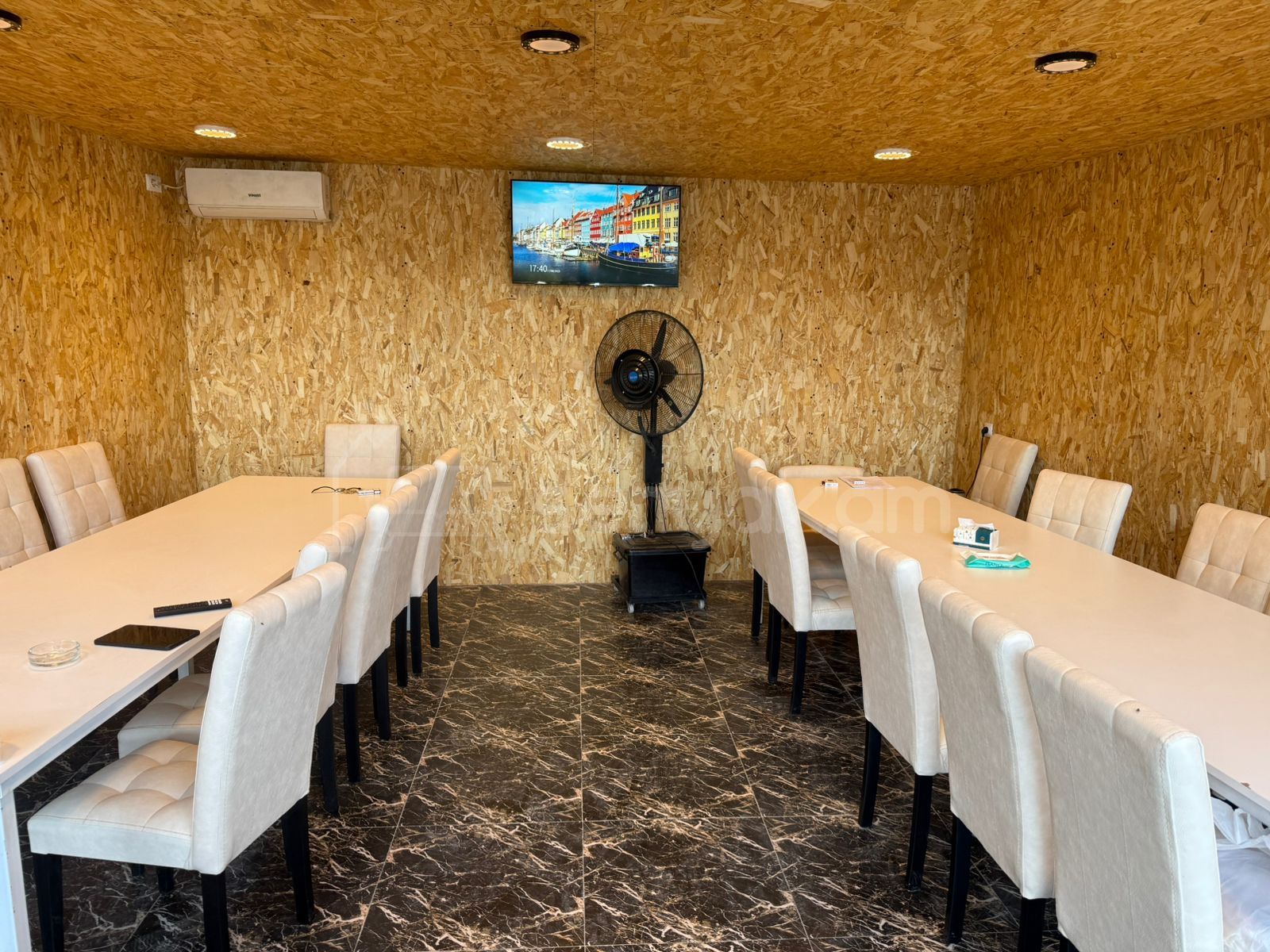 2 Սենյականոց Ամառանոց, 200քմ, Լողավազանով