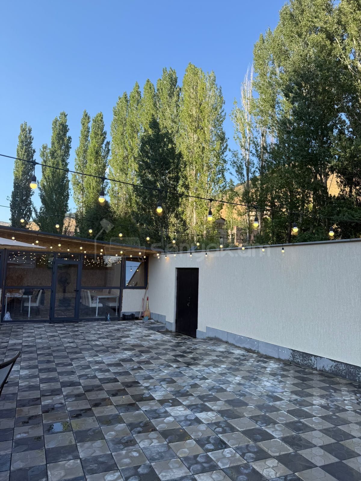 2 Սենյականոց Ամառանոց, 200քմ, Լողավազանով