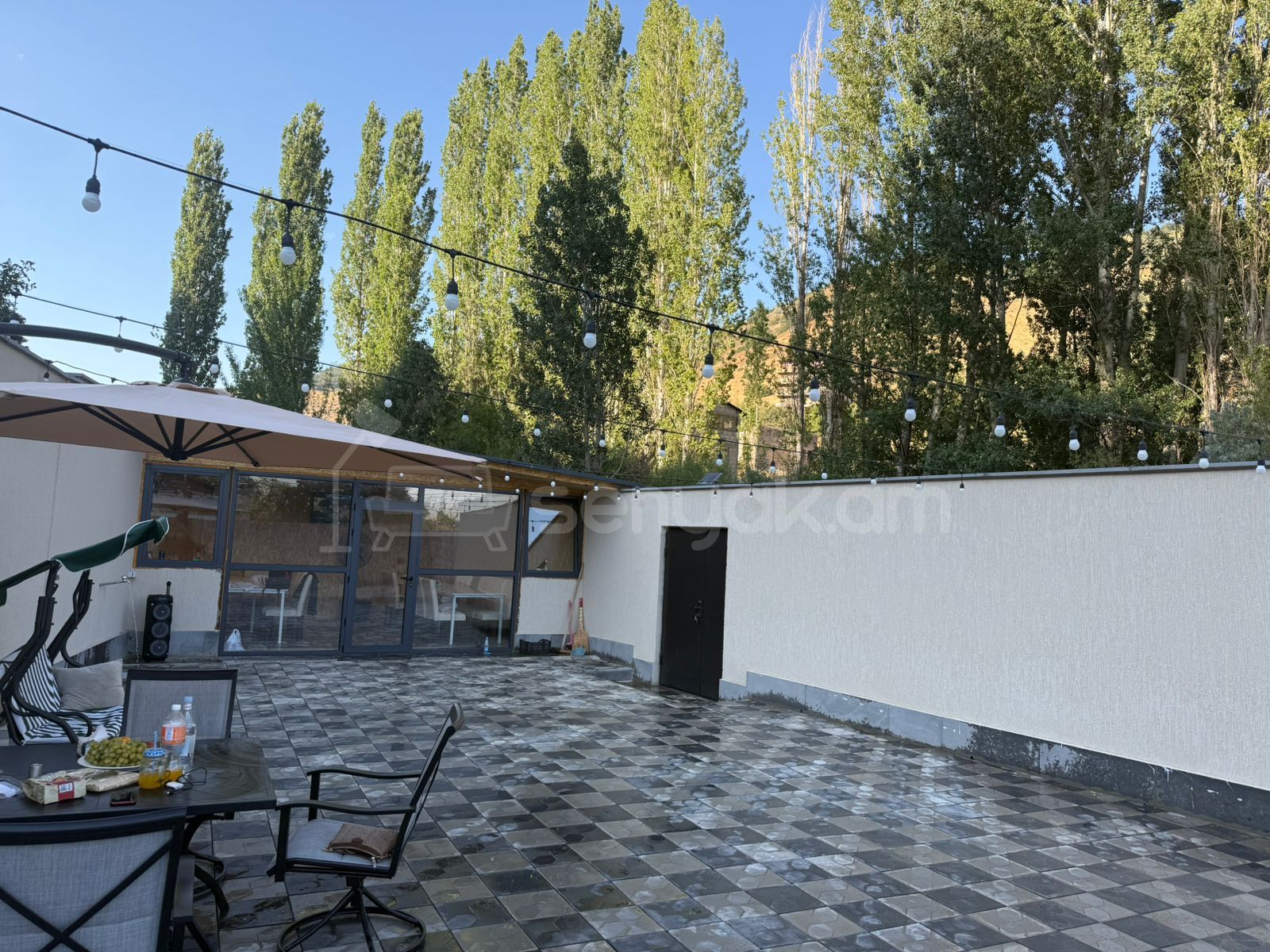 2 Սենյականոց Ամառանոց, 200քմ, Լողավազանով