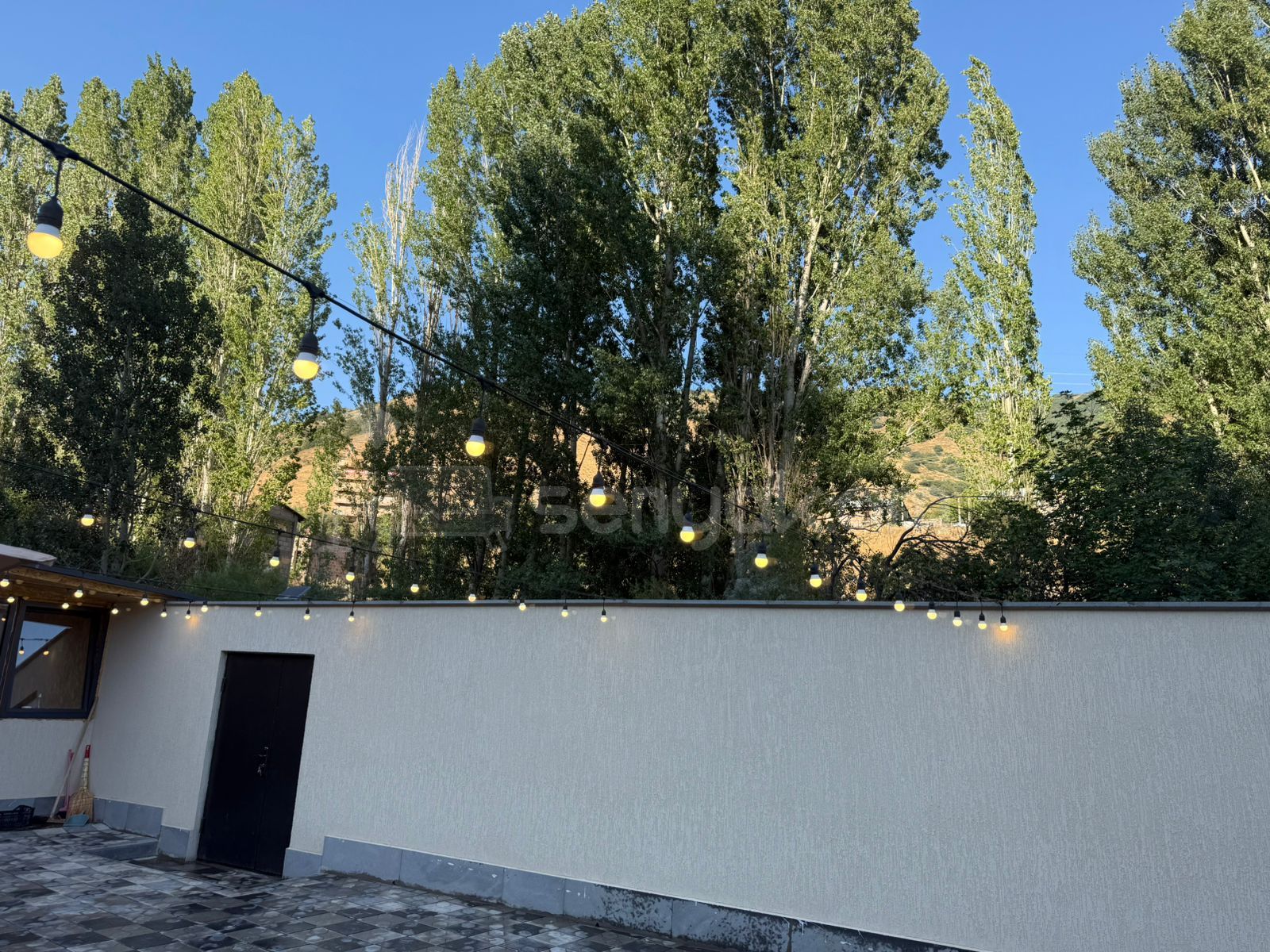 2 Սենյականոց Ամառանոց, 200քմ, Լողավազանով