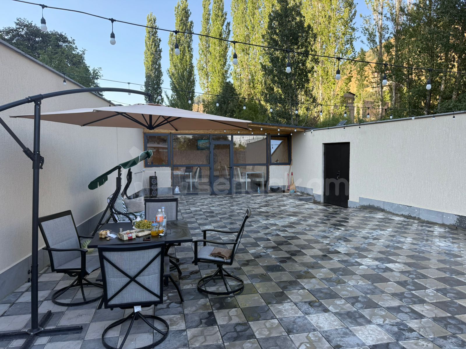 2 Սենյականոց Ամառանոց, 200քմ, Լողավազանով