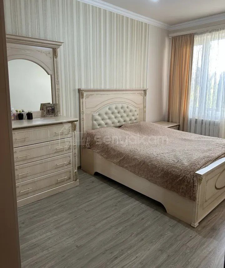 3 Սենյականոց Բնակարան Քարե Շենքում, 76քմ, 3/5 հարկ, Կապիտալ Վերանորոգված