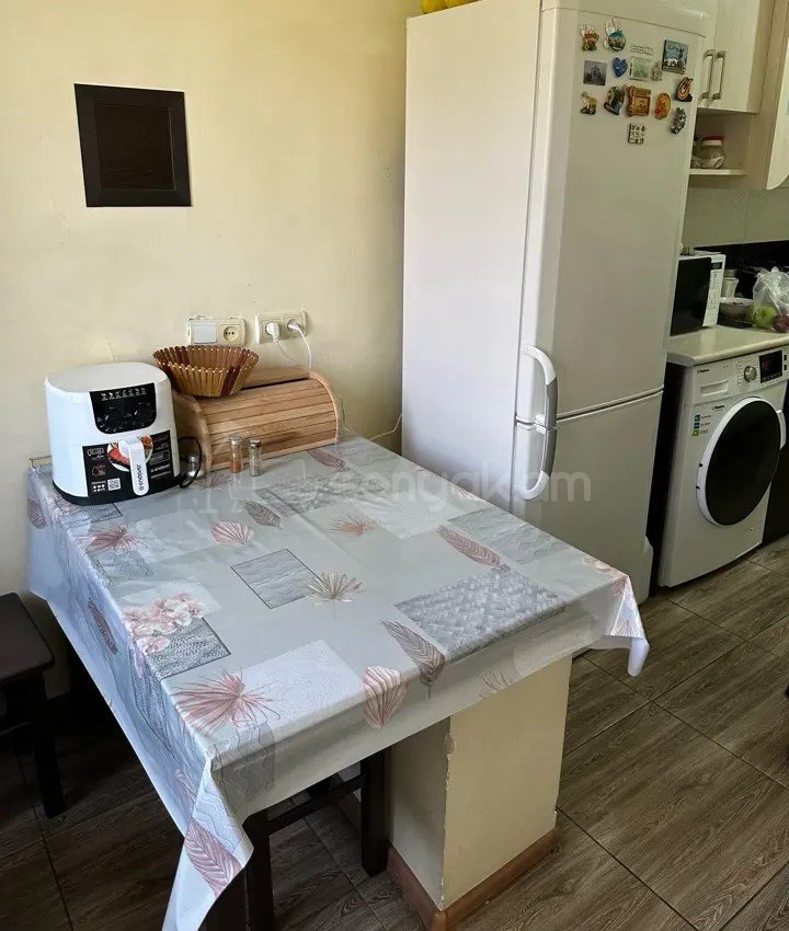 3 Սենյականոց Բնակարան Քարե Շենքում, 76քմ, 3/5 հարկ, Կապիտալ Վերանորոգված