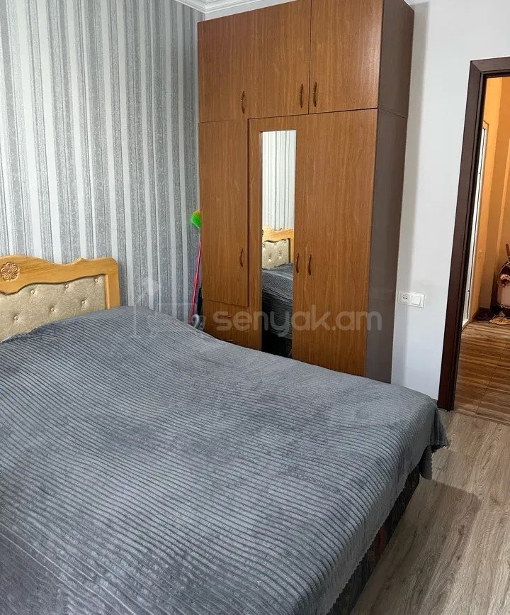 3 Սենյականոց Բնակարան Քարե Շենքում, 76քմ, 3/5 հարկ, Կապիտալ Վերանորոգված