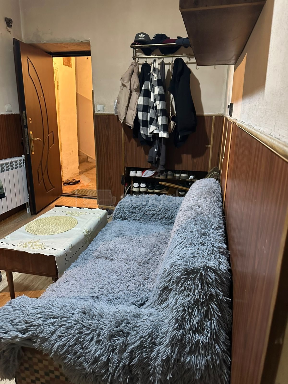 3 Սենյականոց Բնակարան Քարե Շենքում, 75քմ, 1/5 հարկ, Նորմալ Վիճակում