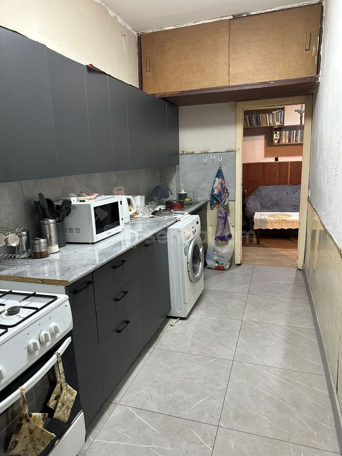 3 Սենյականոց Բնակարան Քարե Շենքում, 75քմ, 1/5 հարկ, Նորմալ Վիճակում