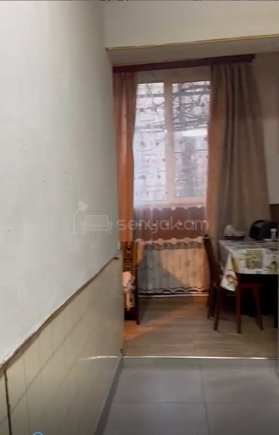 3 Սենյականոց Բնակարան Քարե Շենքում, 75քմ, 1/5 հարկ, Նորմալ Վիճակում