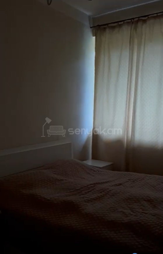 3 Սենյականոց Բնակարան Քարե Շենքում, 75քմ, 1/5 հարկ, Նորմալ Վիճակում