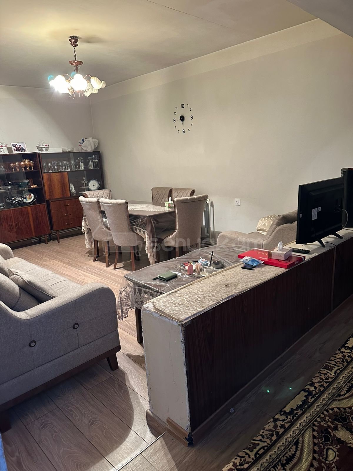 3 Սենյականոց Բնակարան Քարե Շենքում, 75քմ, 1/5 հարկ, Նորմալ Վիճակում