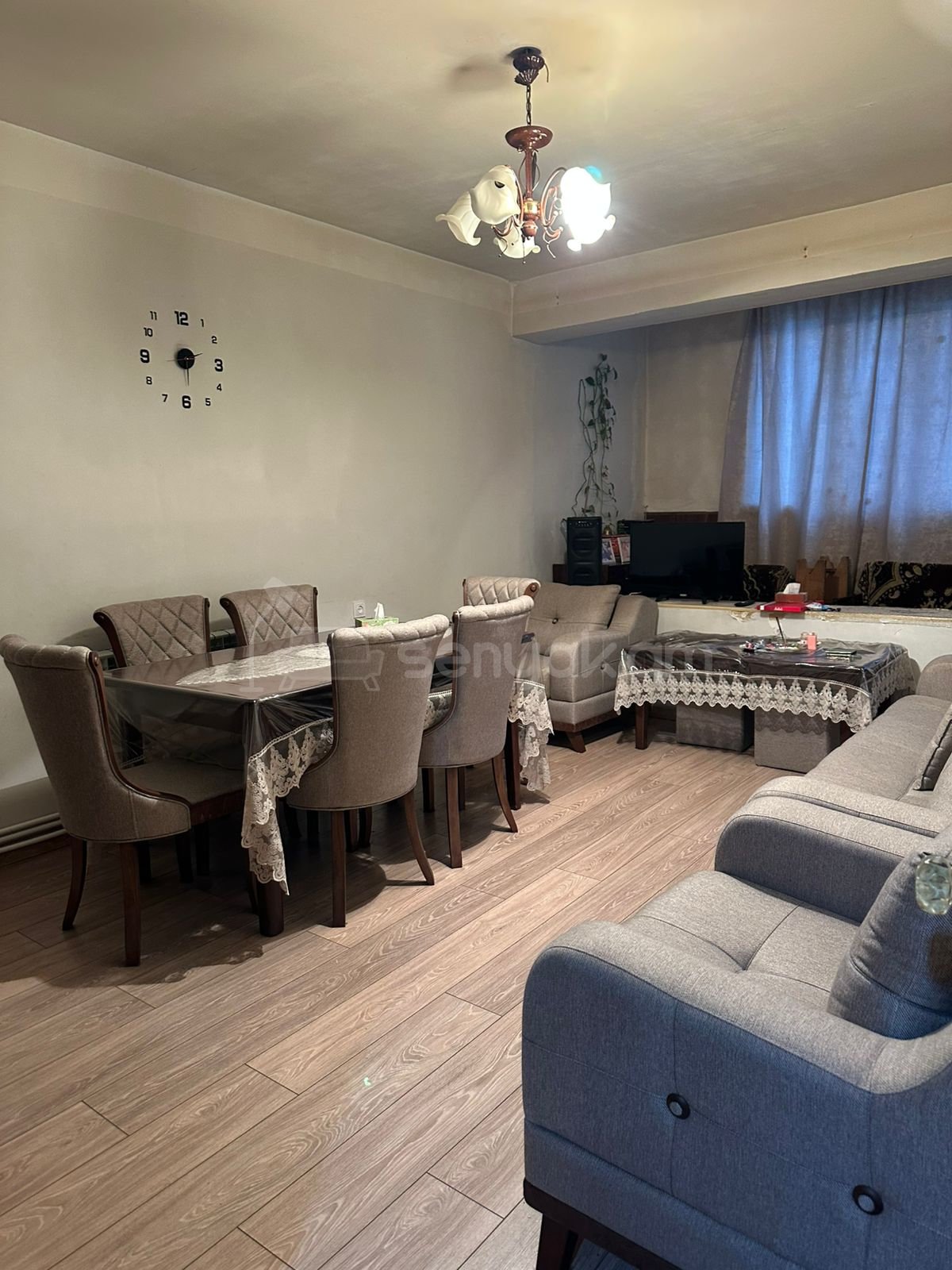 3 Սենյականոց Բնակարան Քարե Շենքում, 75քմ, 1/5 հարկ, Նորմալ Վիճակում