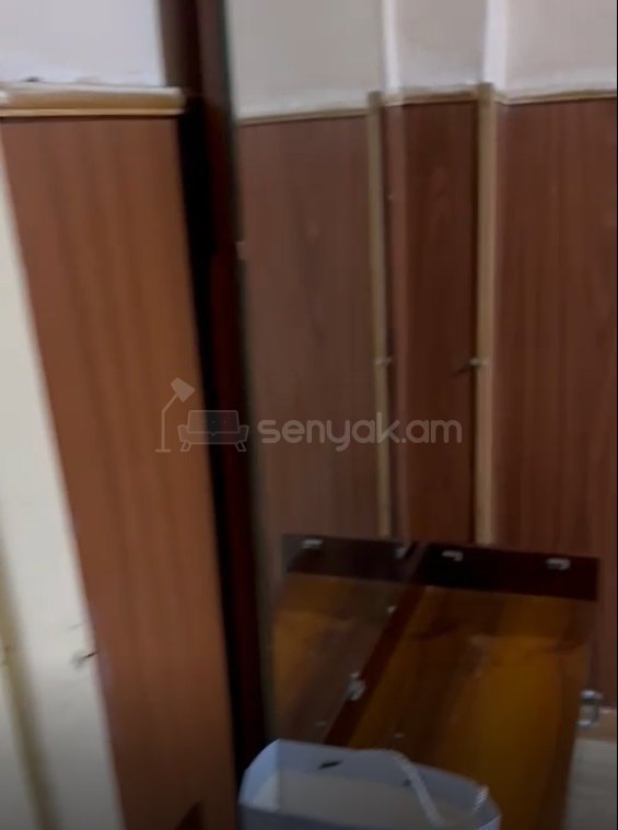 3 Սենյականոց Բնակարան Քարե Շենքում, 75քմ, 1/5 հարկ, Նորմալ Վիճակում