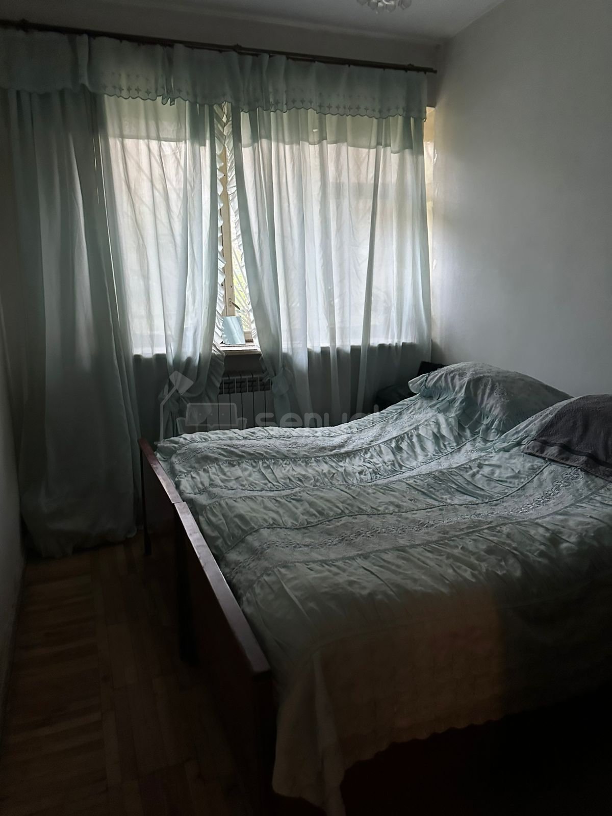 3 Սենյականոց Բնակարան Քարե Շենքում, 75քմ, 1/5 հարկ, Նորմալ Վիճակում