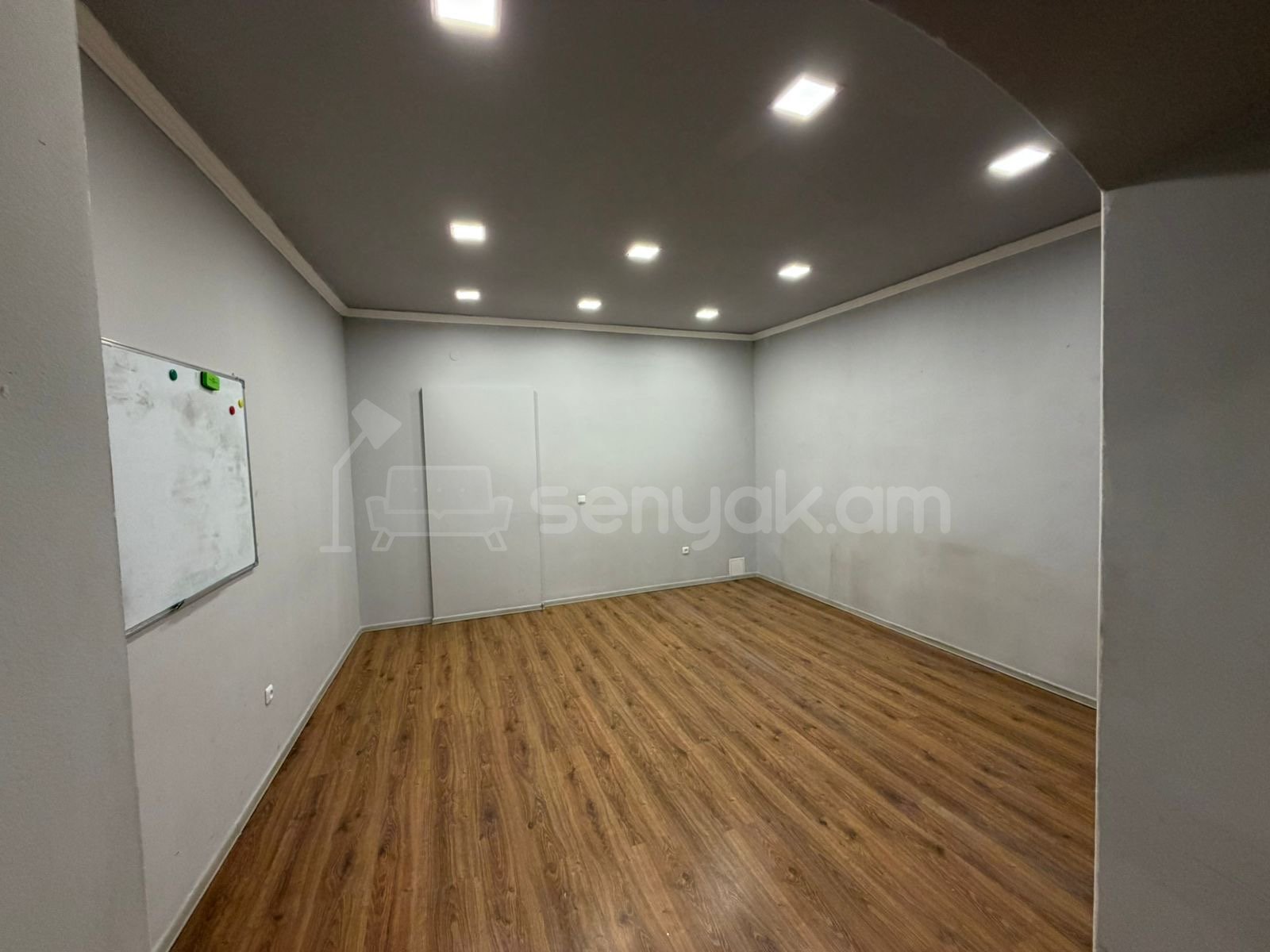 Օֆիսային Տարածք, 80քմ, Կապիտալ Վերանորոգված