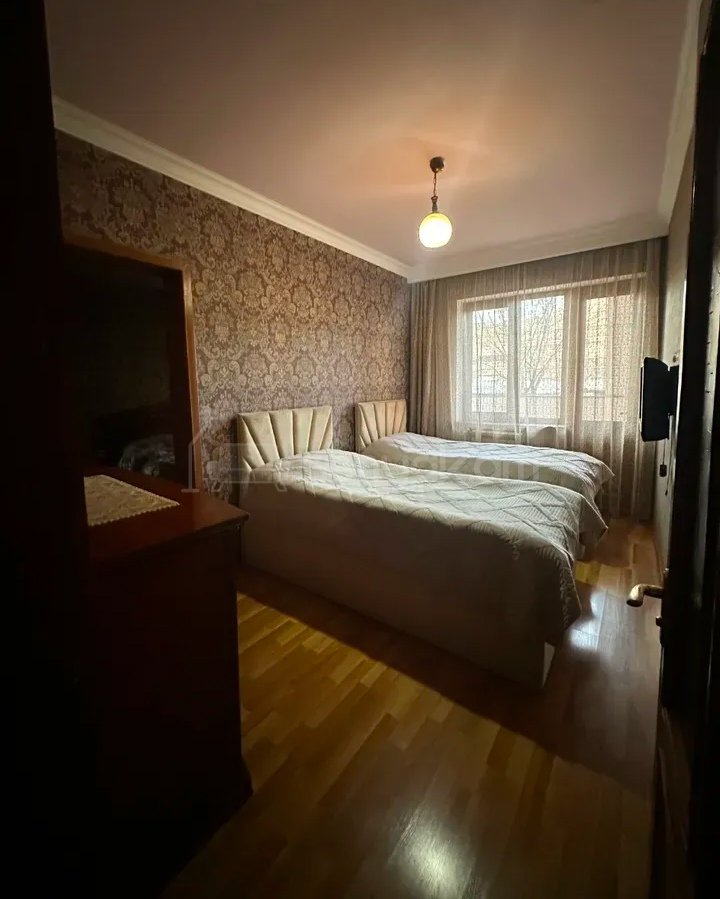 4 Սենյականոց Բնակարան, 100քմ, 2/9 հարկ, Նորմալ Վիճակում, Կահավորված