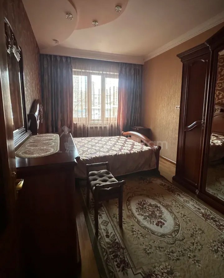 4 Սենյականոց Բնակարան, 100քմ, 2/9 հարկ, Նորմալ Վիճակում, Կահավորված