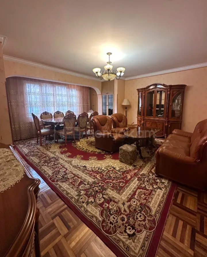 4 Սենյականոց Բնակարան, 100քմ, 2/9 հարկ, Նորմալ Վիճակում, Կահավորված