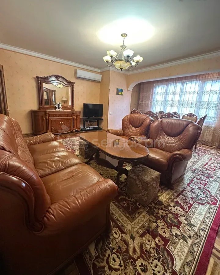 4 Սենյականոց Բնակարան, 100քմ, 2/9 հարկ, Նորմալ Վիճակում, Կահավորված