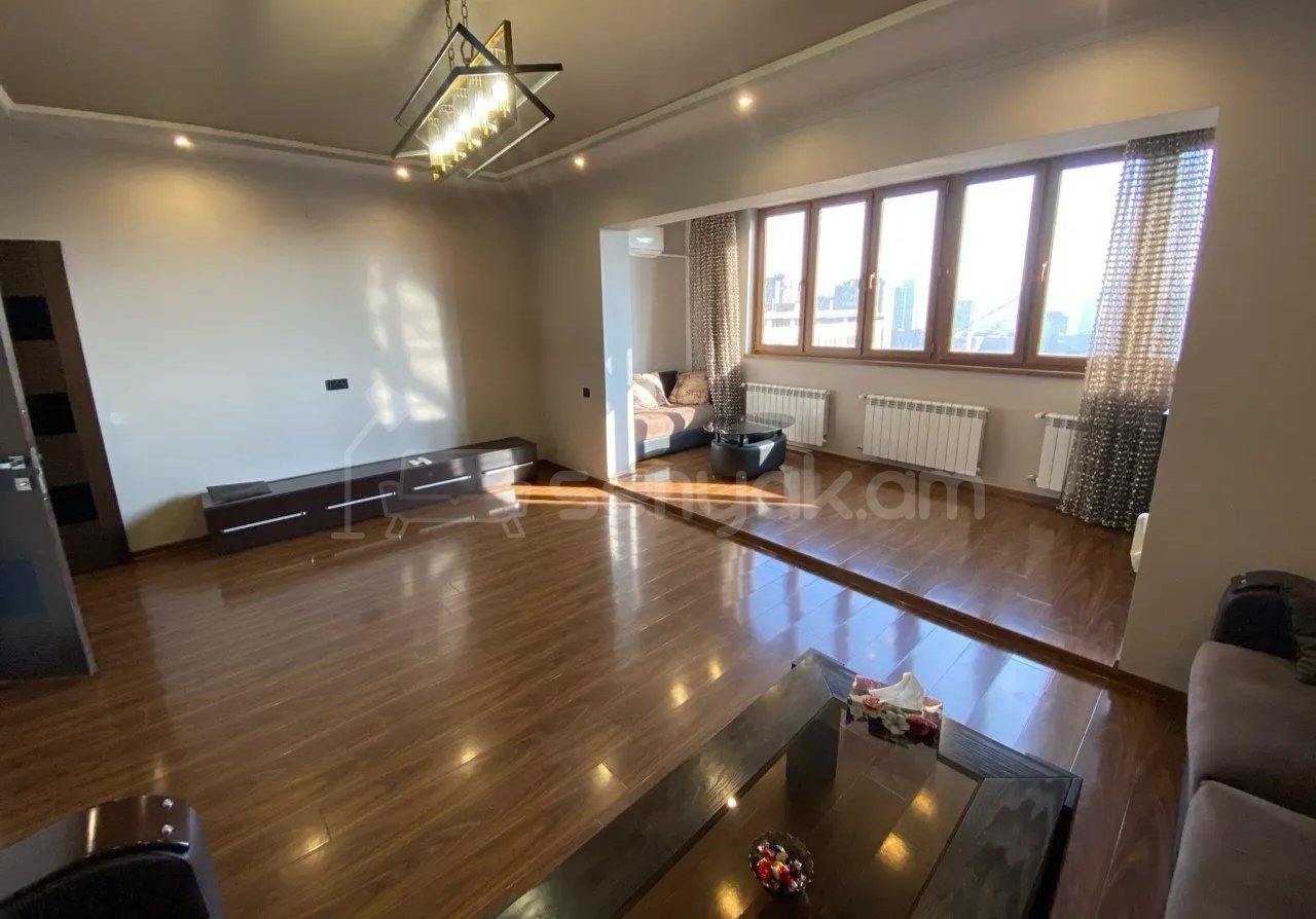 3 Սենյականոց Բնակարան, 96քմ, 9/9 հարկ, Նորմալ Վիճակում, Կահավորված