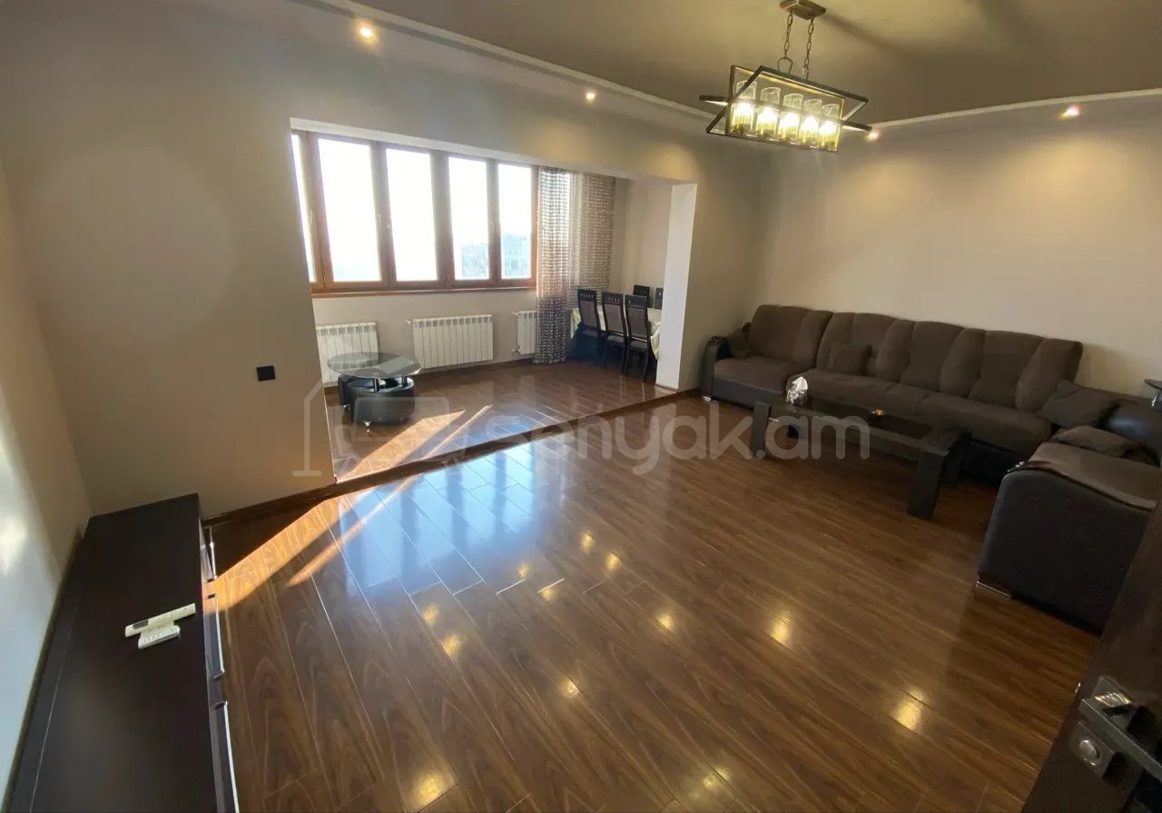 3 Սենյականոց Բնակարան, 96քմ, 9/9 հարկ, Նորմալ Վիճակում, Կահավորված