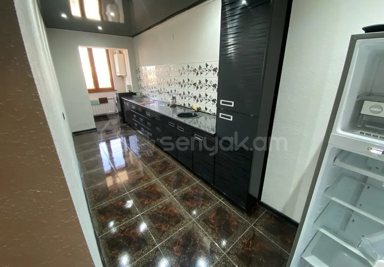 3 Սենյականոց Բնակարան, 96քմ, 9/9 հարկ, Նորմալ Վիճակում, Կահավորված