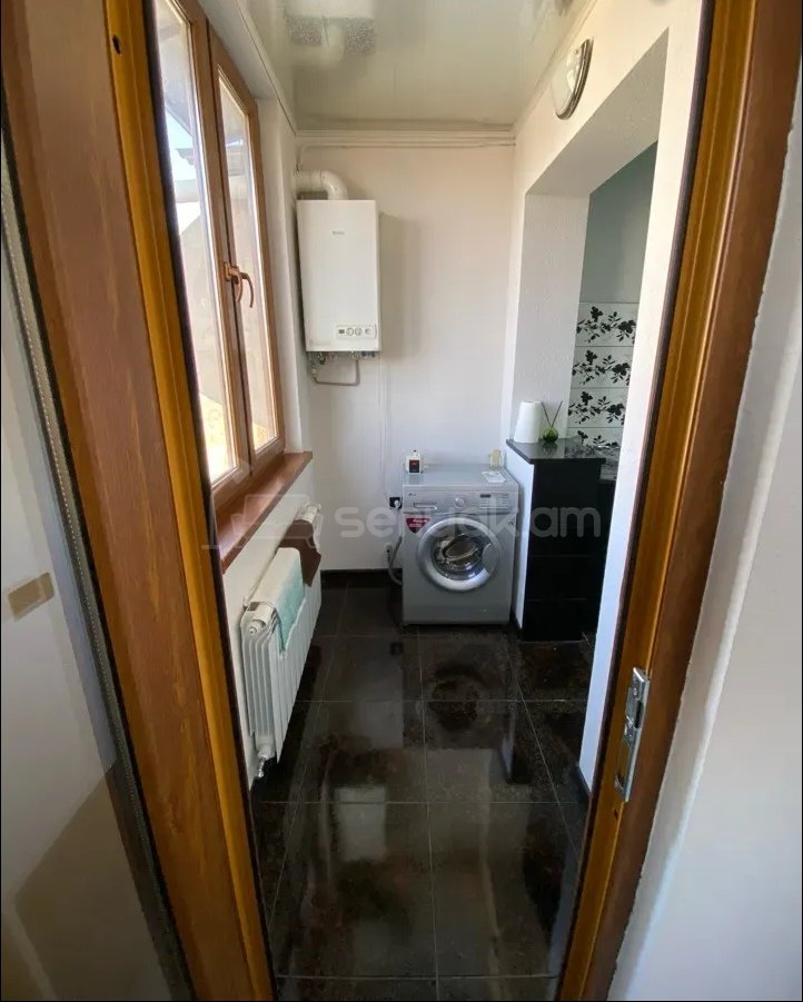 3 Սենյականոց Բնակարան, 96քմ, 9/9 հարկ, Նորմալ Վիճակում, Կահավորված