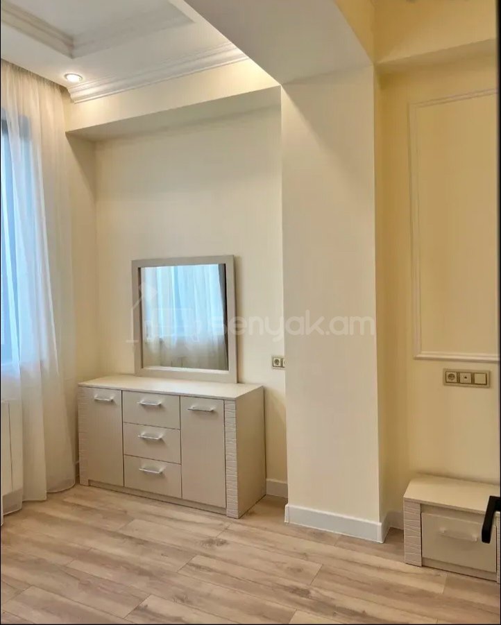 3 Սենյականոց Բնակարան, 80քմ, 2/18 հարկ, Դիզայներական Վերանորոգված, Կահավորված