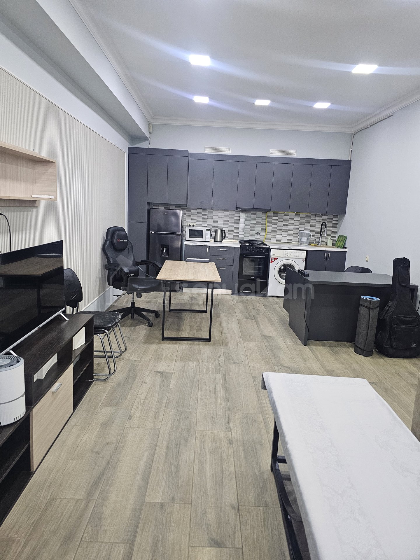 2 Սենյականոց Բնակարան Նորակառույցում, 60քմ, 15/15 հարկ, Կապիտալ Վերանորոգված, Կահավորված