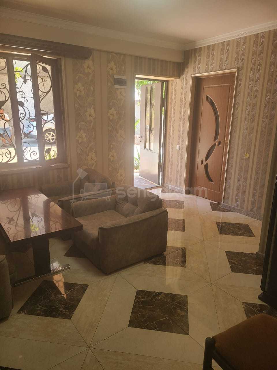 2 Սենյականոց Բնակարան Քարե Շենքում, 40քմ, 1/1 հարկ, Նորմալ Վիճակում, Կահավորված