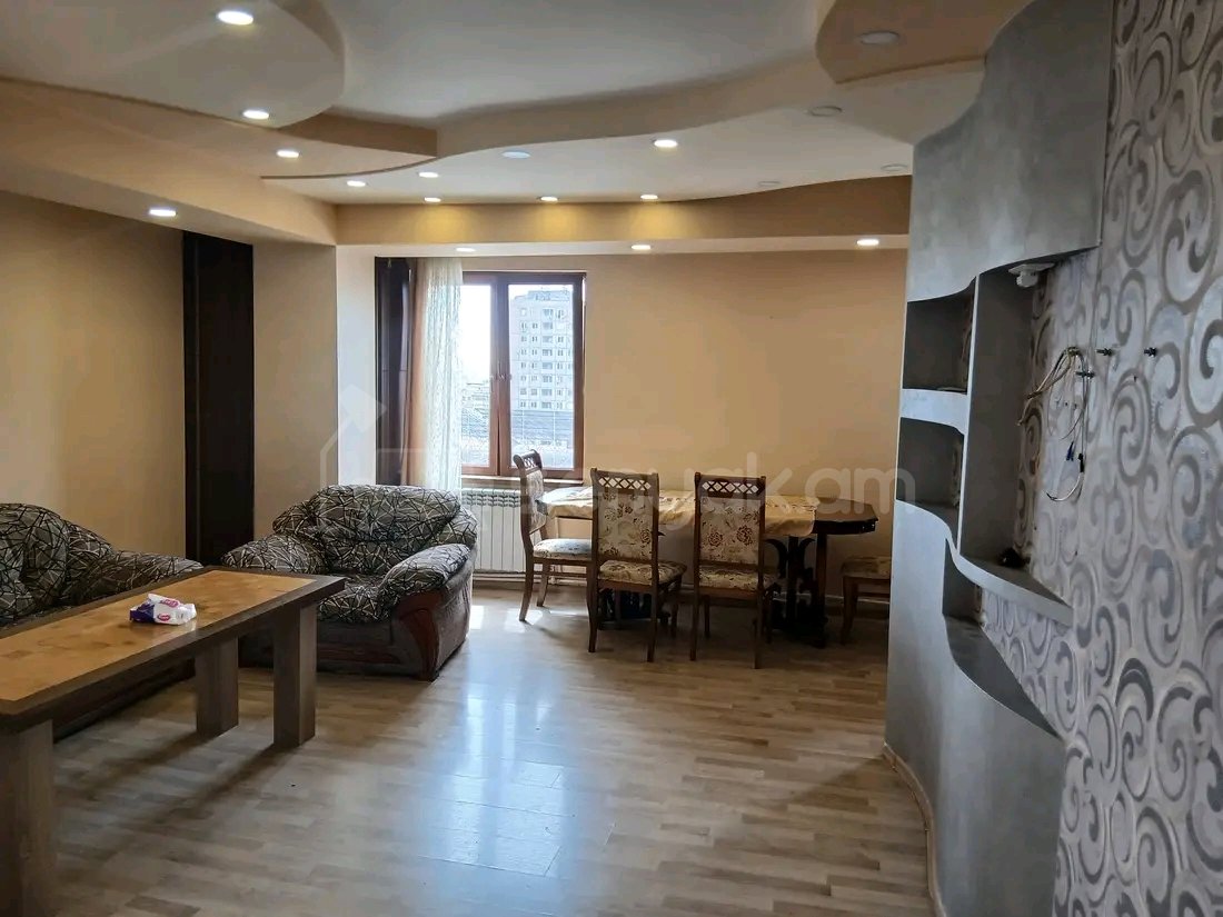 3 Սենյականոց Բնակարան, 90քմ, 6/14 հարկ, Նորմալ Վիճակում, Կահավորված