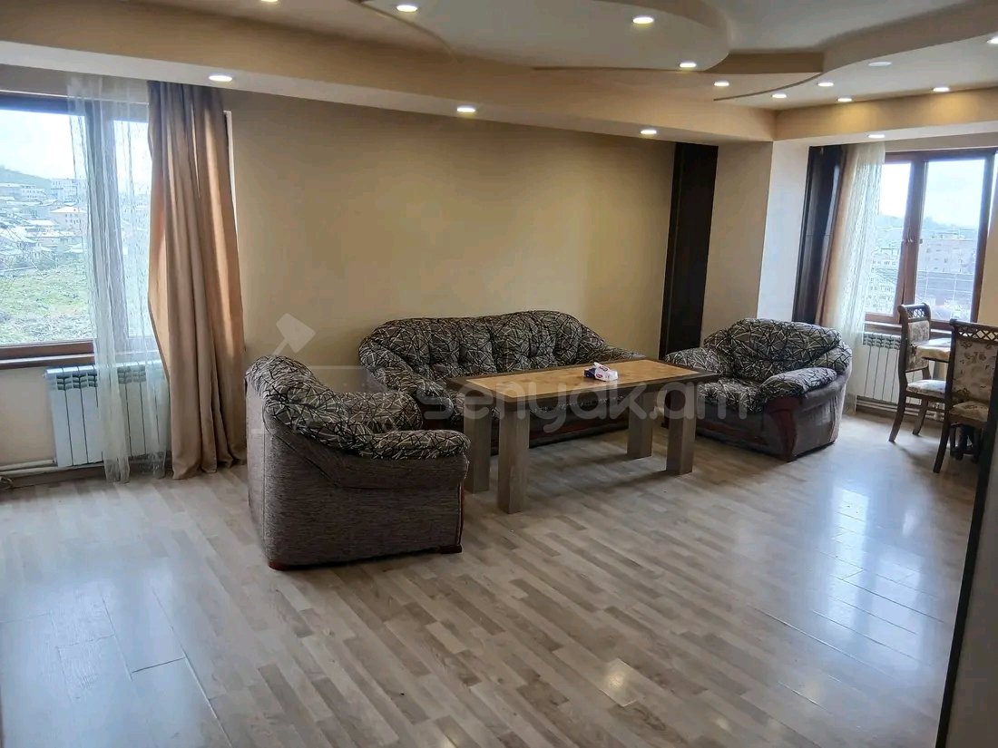 3 Սենյականոց Բնակարան, 90քմ, 6/14 հարկ, Նորմալ Վիճակում, Կահավորված