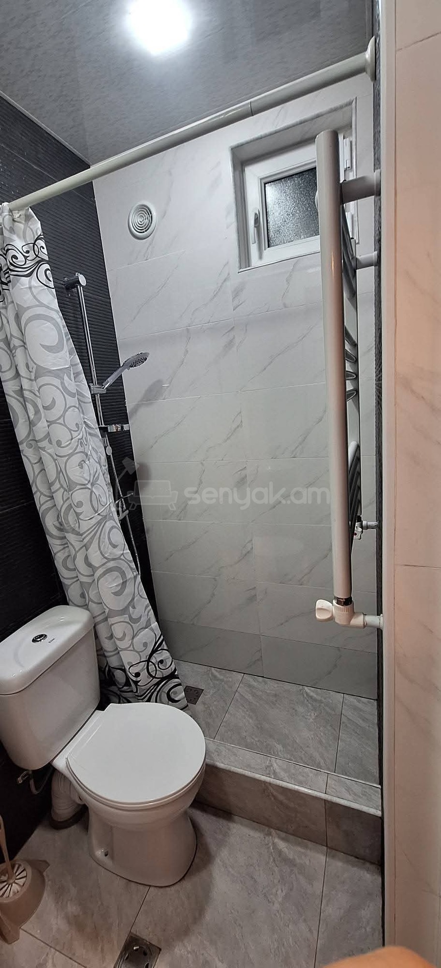 2 Սենյականոց Բնակարան Քարե Շենքում, 40քմ, 1/1 հարկ, Նորմալ Վիճակում, Կահավորված