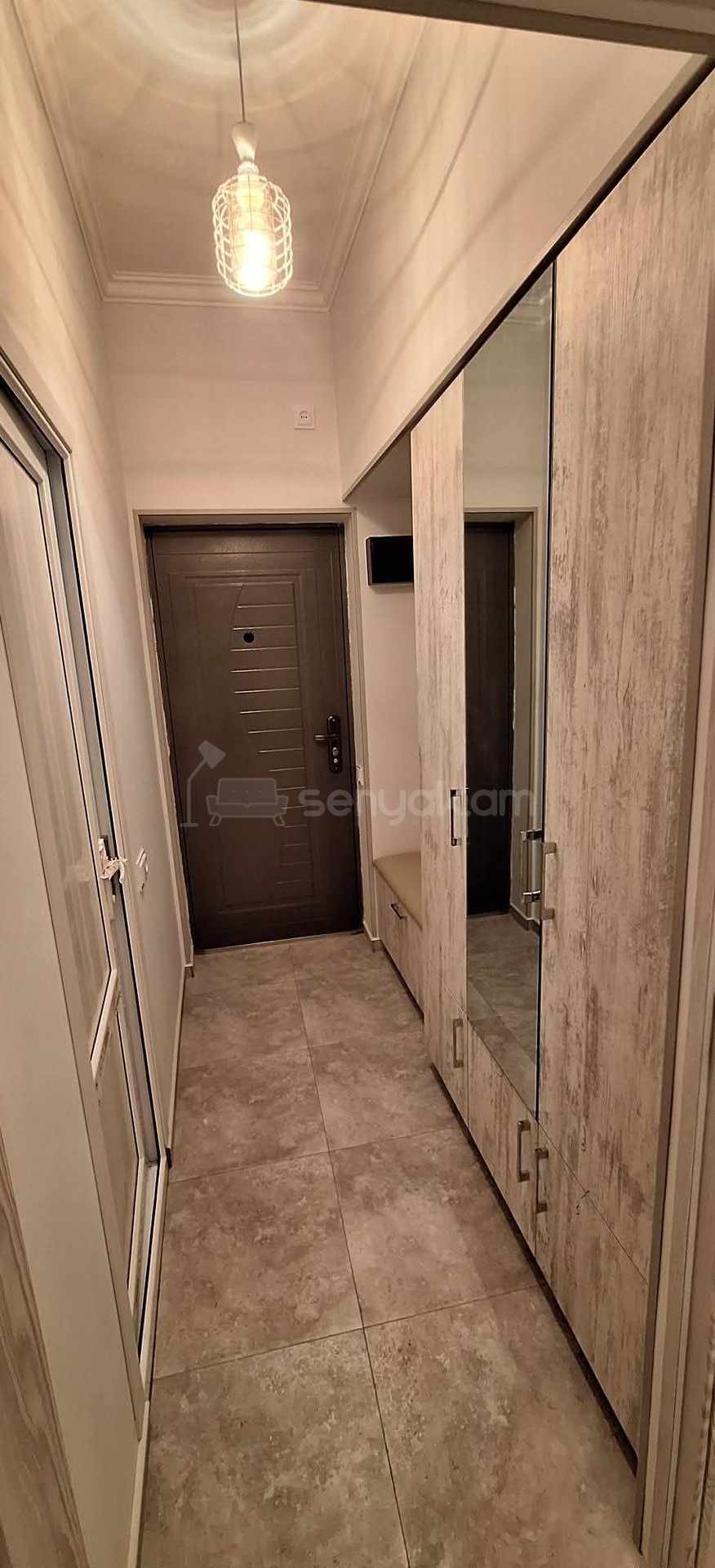 2 Սենյականոց Բնակարան Քարե Շենքում, 40քմ, 1/1 հարկ, Նորմալ Վիճակում, Կահավորված