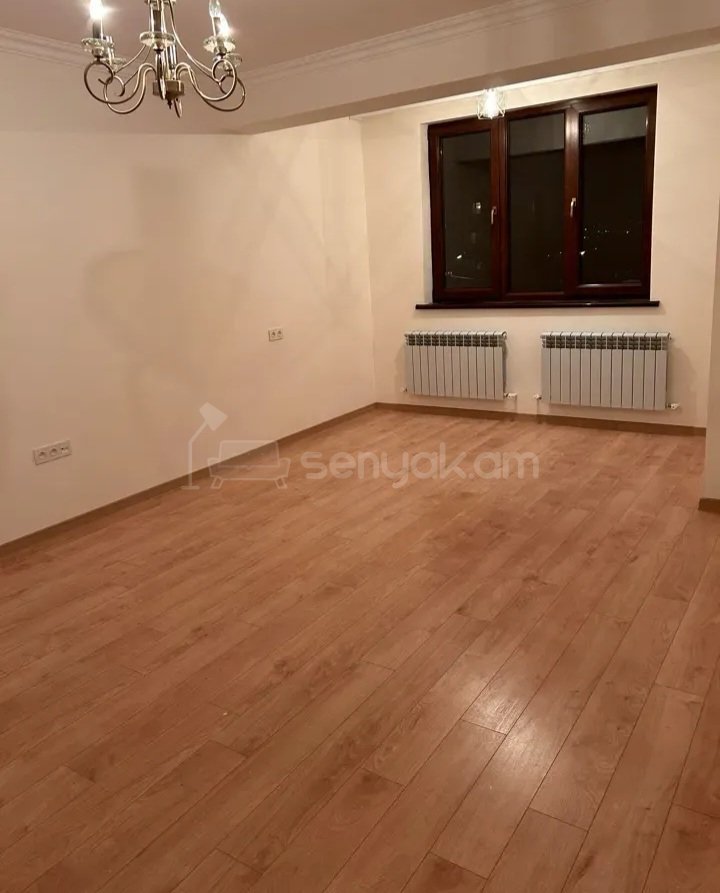 3 Սենյականոց Բնակարան Քարե Շենքում, 65քմ, 3/5 հարկ, Կապիտալ Վերանորոգված, Մասամբ Կահավորված