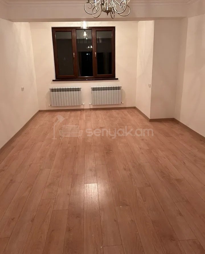 3 Սենյականոց Բնակարան Քարե Շենքում, 65քմ, 3/5 հարկ, Կապիտալ Վերանորոգված, Մասամբ Կահավորված