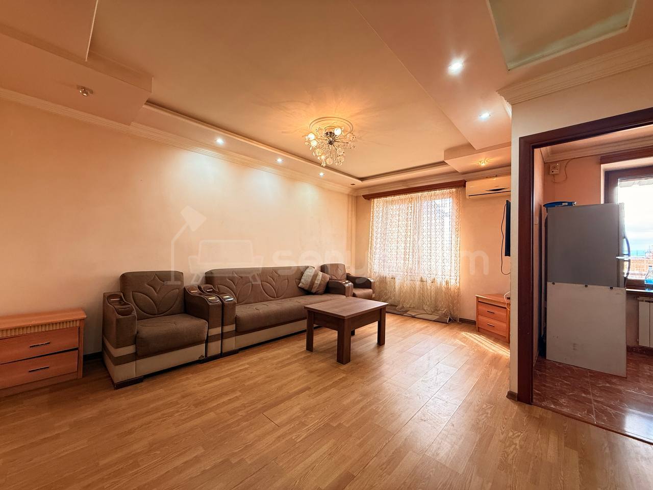 2 Սենյականոց Բնակարան Քարե Շենքում, 72քմ, 5/5 հարկ, Կապիտալ Վերանորոգված, Կահավորված