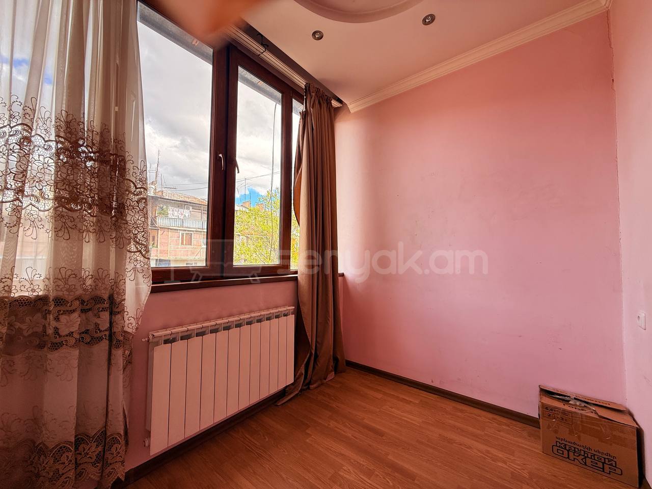 2 Սենյականոց Բնակարան Քարե Շենքում, 72քմ, 5/5 հարկ, Կապիտալ Վերանորոգված, Կահավորված