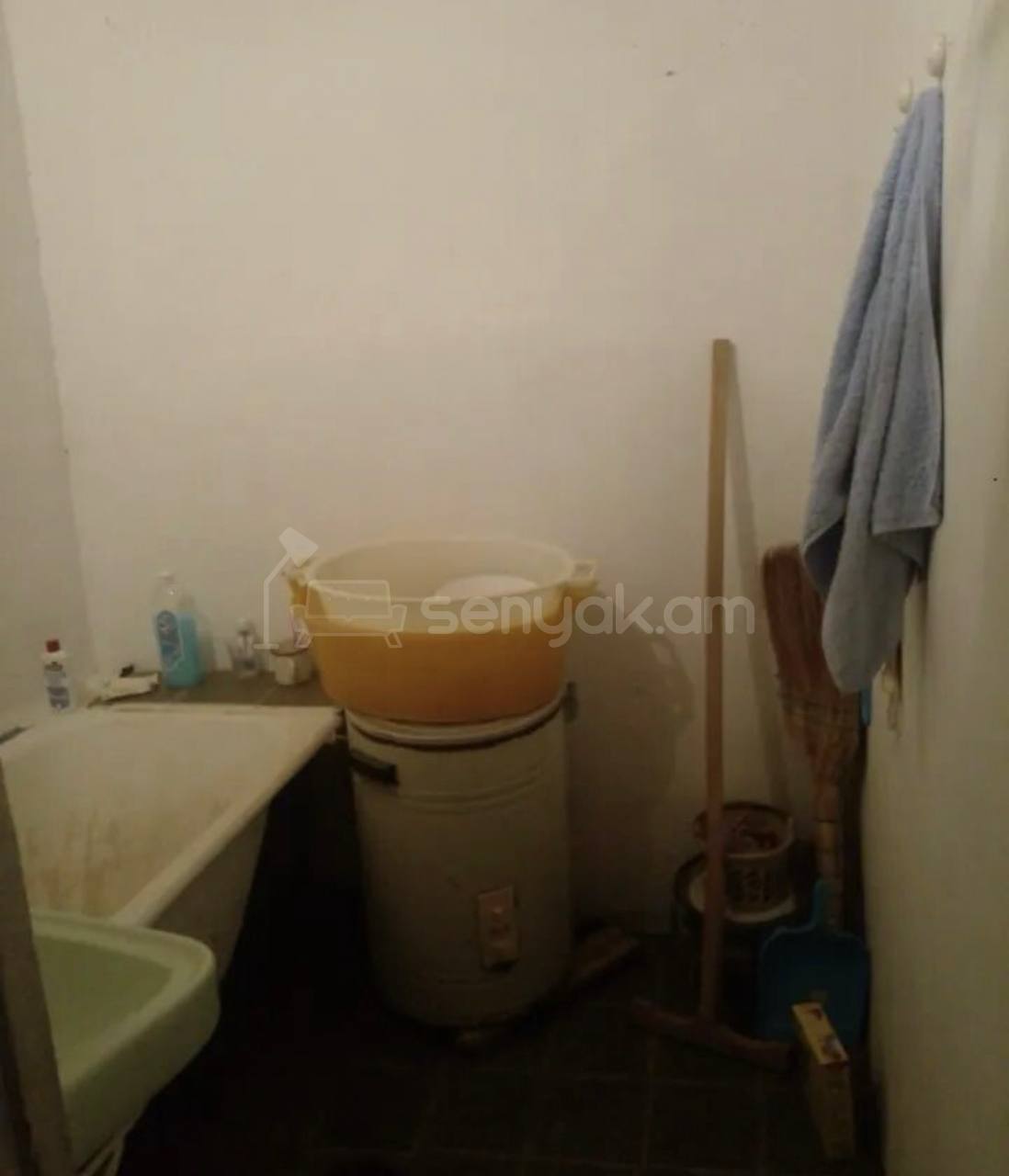 4 Սենյականոց Բնակարան, 79քմ, 1/9 հարկ, Պետական Վիճակում