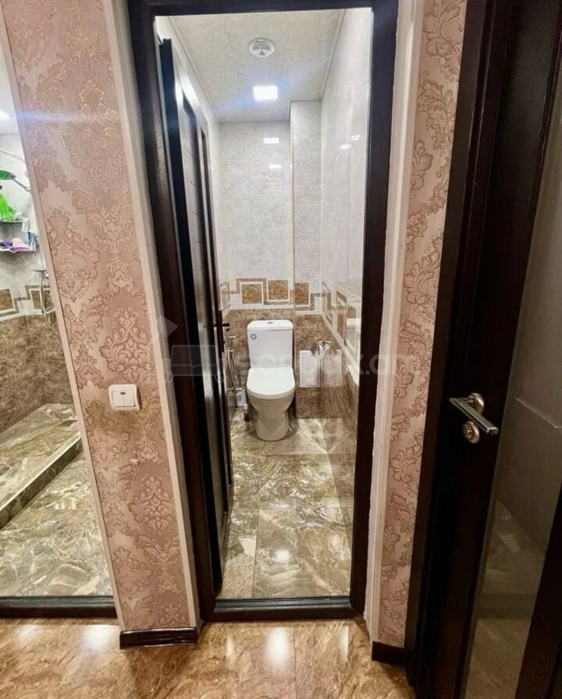 3 Սենյականոց Բնակարան Քարե Շենքում, 92քմ, 3/5 հարկ, Կապիտալ Վերանորոգված