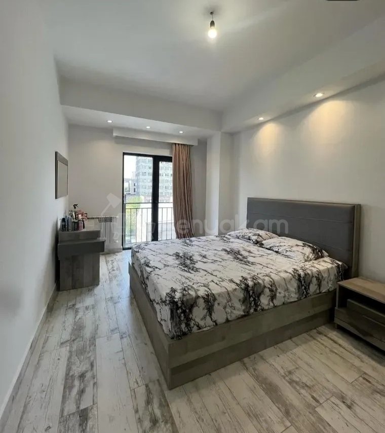 3 Սենյականոց Բնակարան Նորակառույցում, 87քմ, 5/8 հարկ, Դիզայներական Վերանորոգված