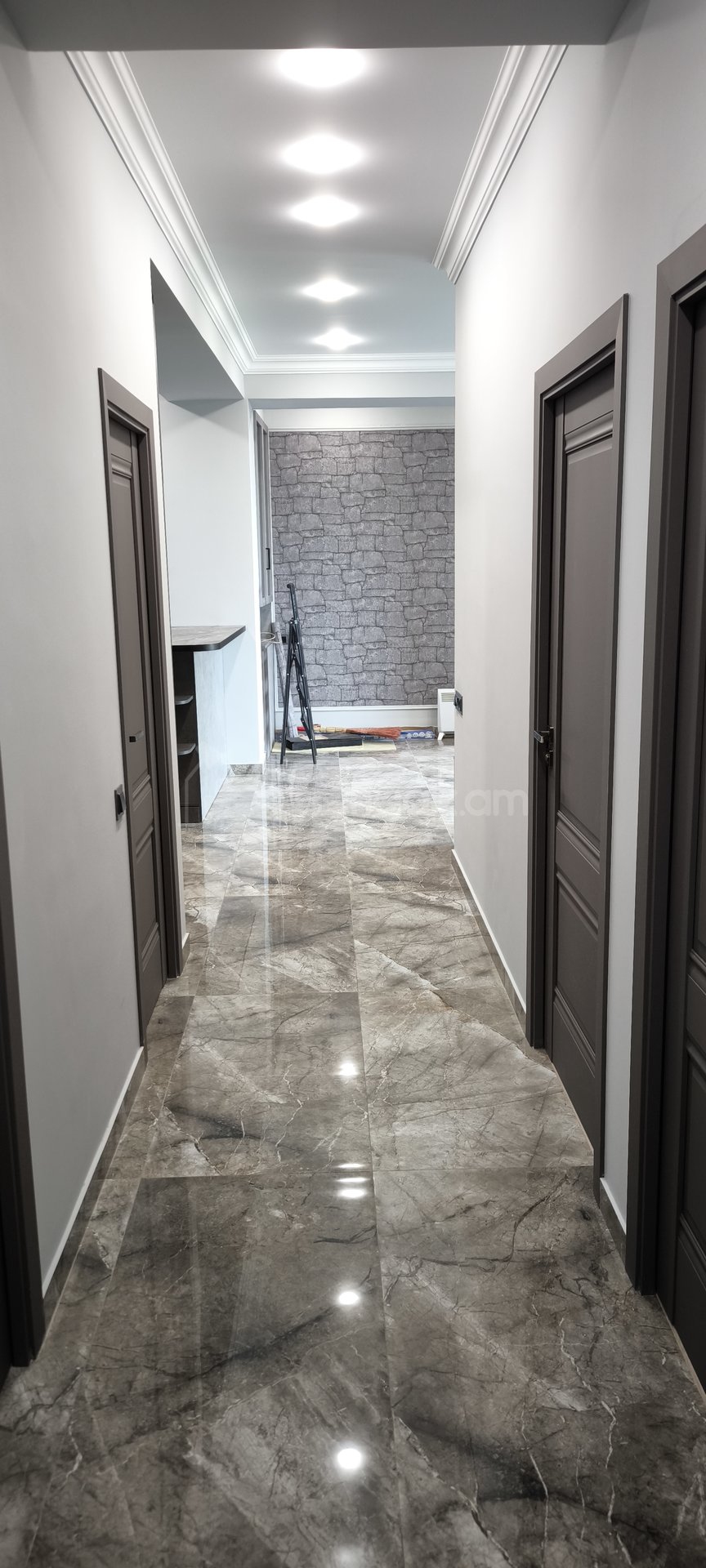 3 Սենյականոց Բնակարան Նորակառույցում, 77քմ, 1/4 հարկ, Դիզայներական Վերանորոգված